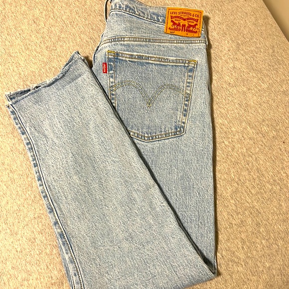 livi’s jeans - Picture 1 of 2